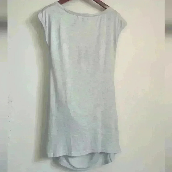 UNIQ | Light Heather  Grey Women's Short Sleeve Plunge Blouse - Picture 4 of 4